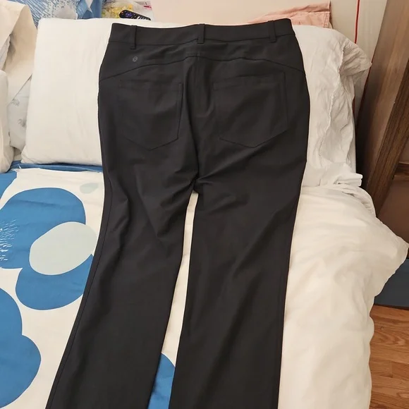 Women's Lululemon five pocket City to Sleek pants - Picture 4 of 4